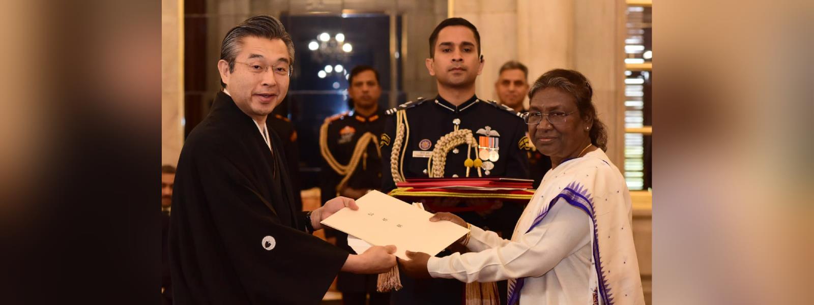 President Smt. Droupadi Murmu received credentials from H. E. Mr. Suzuki Hiroshi, Ambassador of Japan at Rashtrapati Bhavan