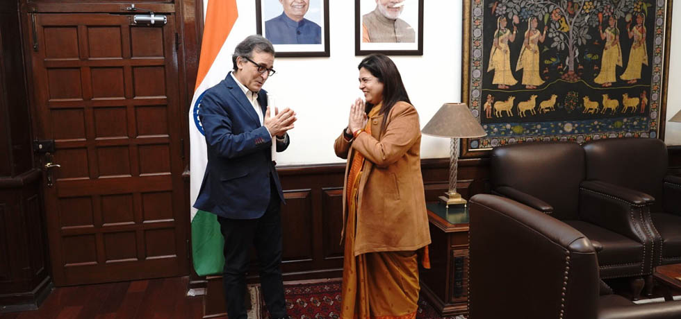 Minister of State for External Affairs, Smt. Meenakashi Lekhi receives H.E. Jose Maria Ridao Dominguez, Ambassador of Spain to India in New Delhi