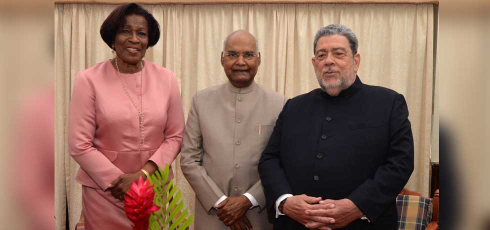 President Shri Ram Nath Kovind met H. E. Dr. Ralph Gonsalves, Prime Minister of St. Vincent and the Grenadines