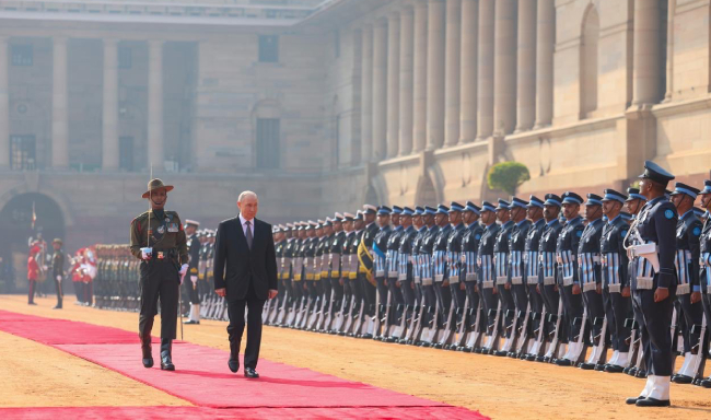 President of the Russian Federation, H.E. Mr. Vladimir Putin accorded a ceremonial welcome and Guard of Honour at the forecourt of Rashtrapati Bhavan
