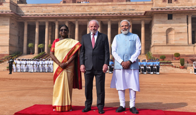 President Smt. Droupadi Murmu and Prime Minister Shri Narendra Modi welcomed H.E. Mr. Luiz Inacio Lula da Silva, President of the Federative Republic of Brazil at the Forecourt of Rashtrapati Bhavan