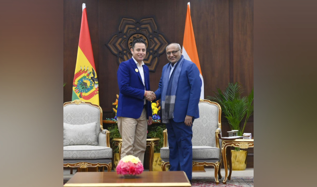 Vice-President Shri C.P. Radhakrishnan met H.E. Mr. Edmand Lara Montano, Vice President of Bolivia at Uparashtrapati Bhavan