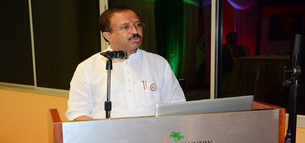 Minister of State for External Affairs, Shri V. Muraleedharan interacts with Indian community in Uganda