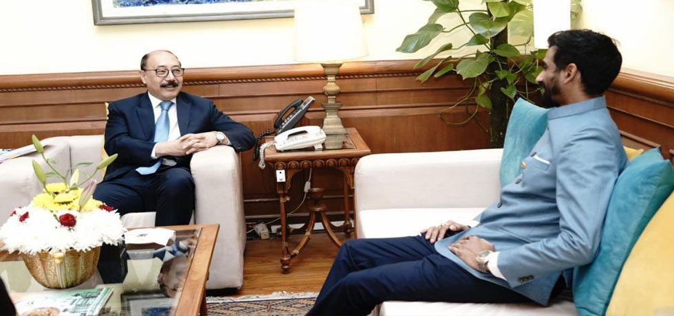 Foreign Secretary Harsh Vardhan Shringla welcomes Minister Jeevan Thondaman of Sri Lanka